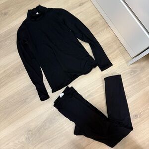 Uniqlo heat tech base layer